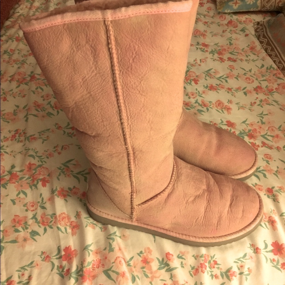 Ugg Boot - image 1